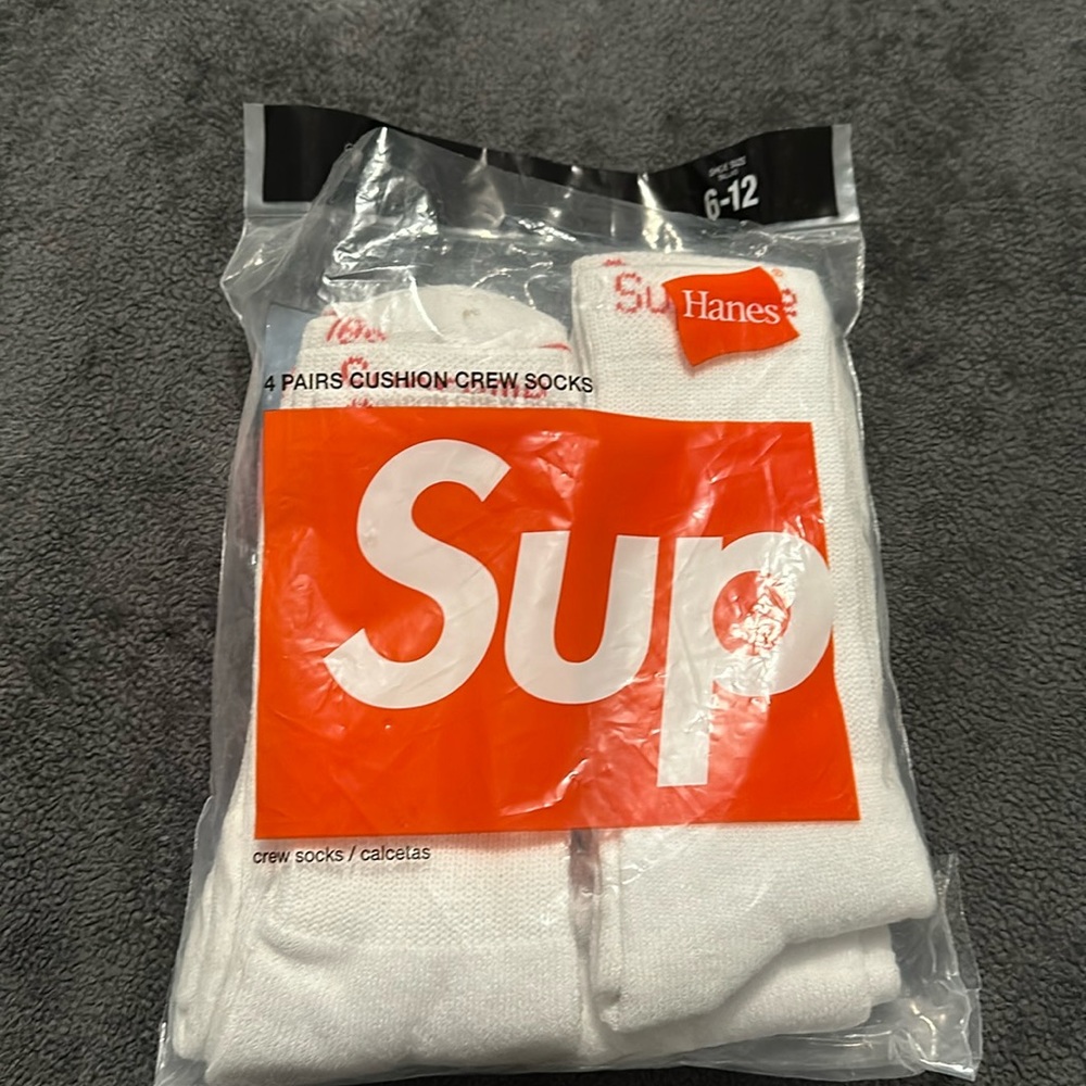Brand New 4 pairs of Supreme Hanes Socks